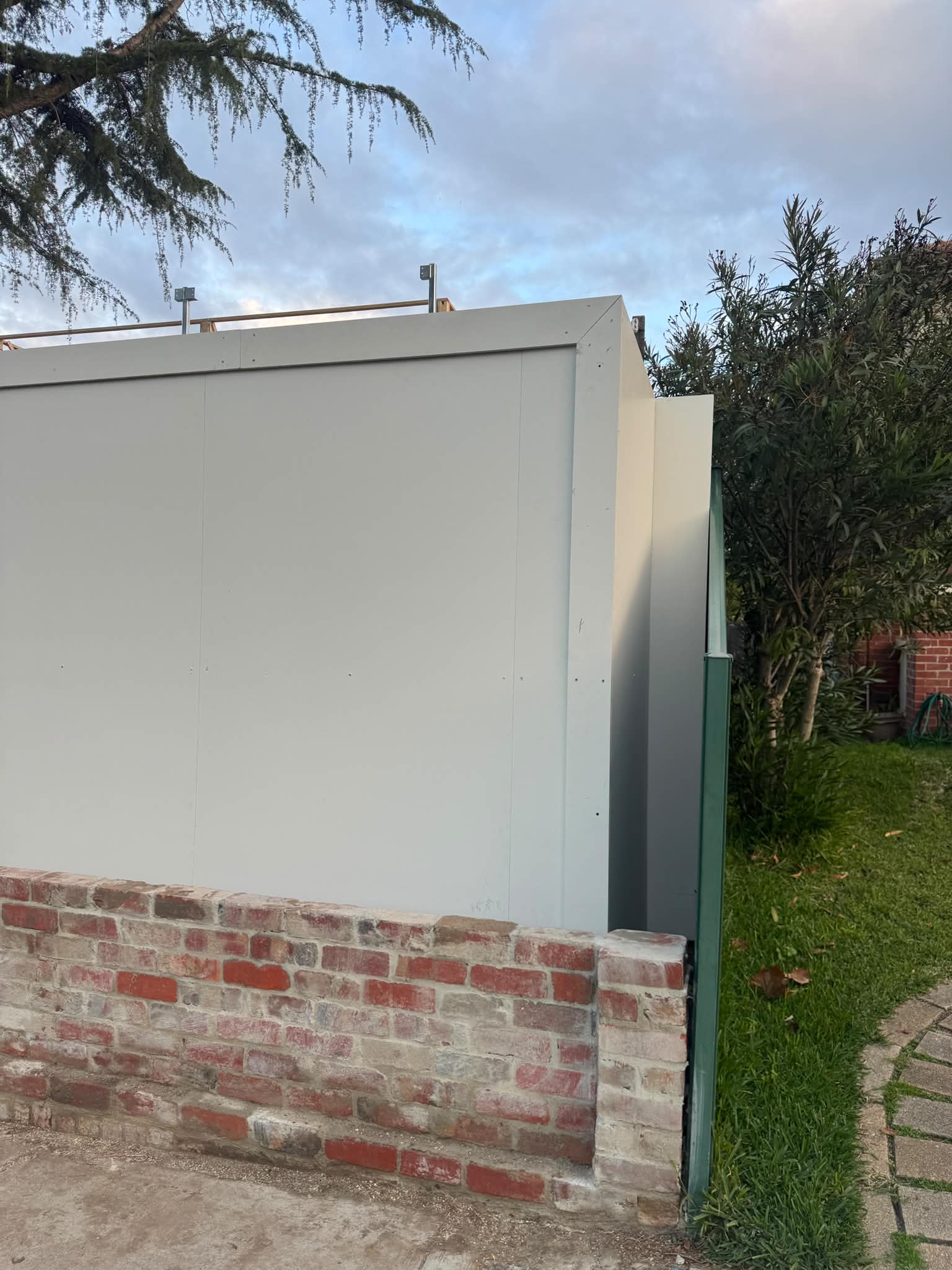 Hoarding Plywood & Plinth - Image 9