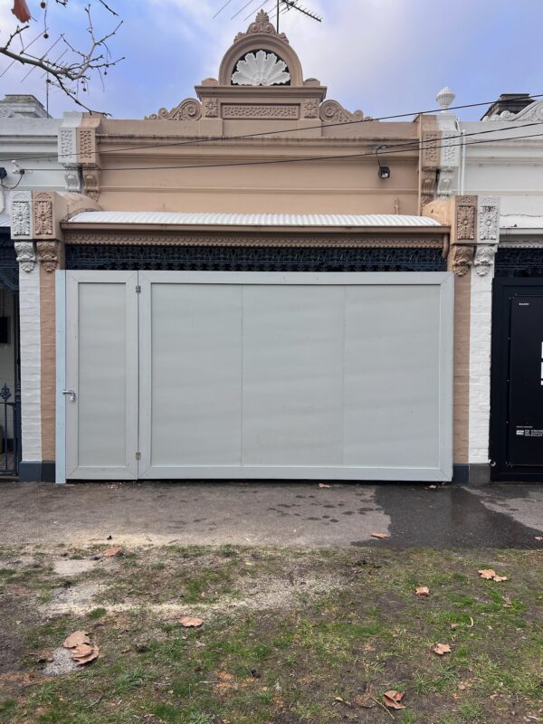 Hoarding Plywood & Plinth - Image 3